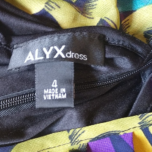 Dress - Picture 3 of 3